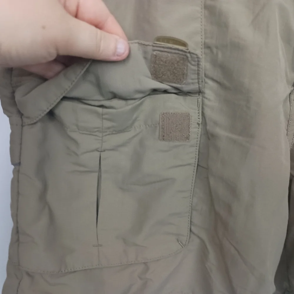 L.L BEAN‎ Large Khaki Brown Tan Cargo Summer Shorts (#99)
